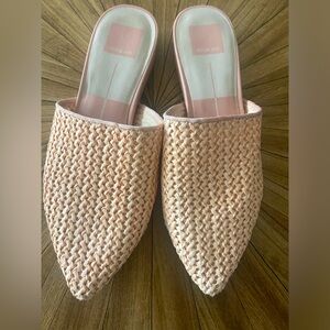 Tan flat shoe